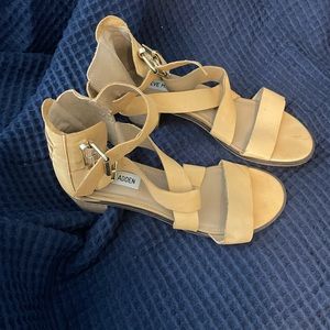 Steve Madden tan sandals 2 inch chunky heel size 81/2